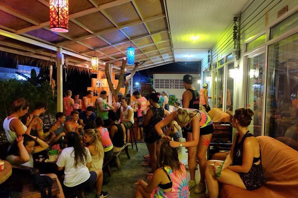 Smile Hostel Koh Phangan Extérieur photo